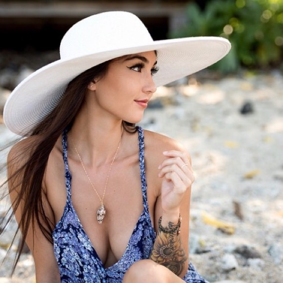 Meet your Posher, Kristina - Picture 2 of 3